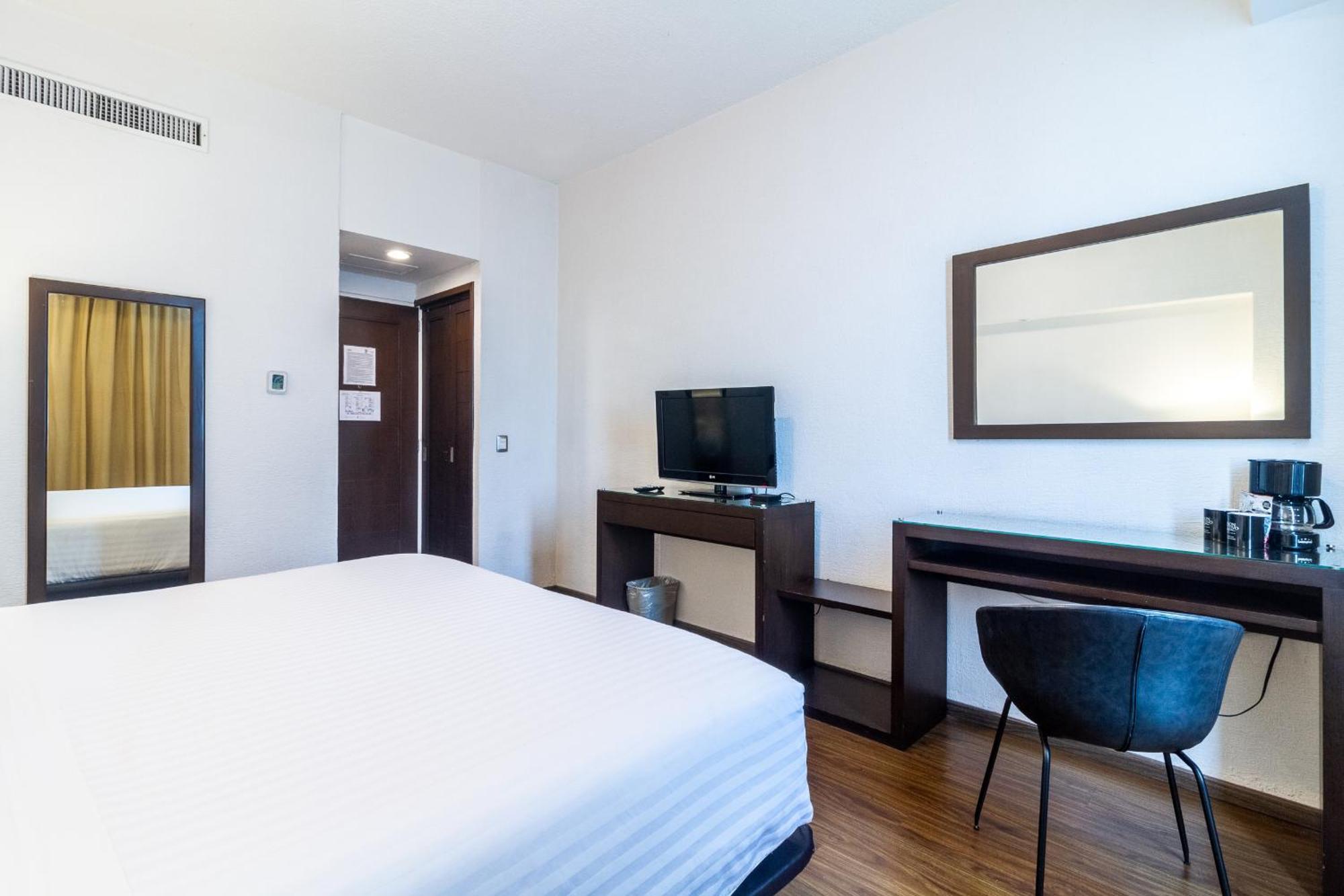 Hotel Meson Ejecutivo Guadalajara Minerva - Av Mexico Zewnętrze zdjęcie